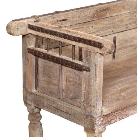 WOODEN BENCH