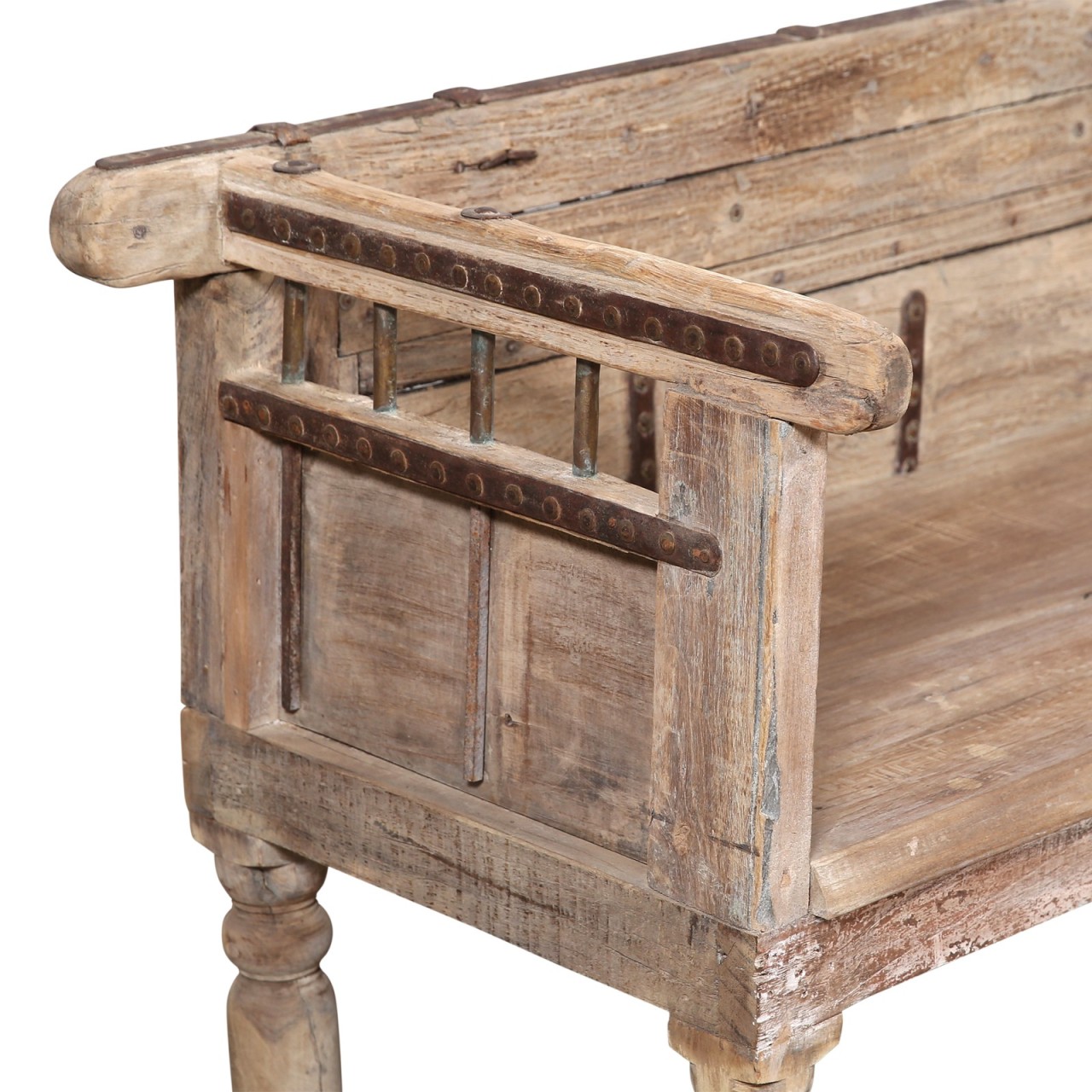 WOODEN BENCH