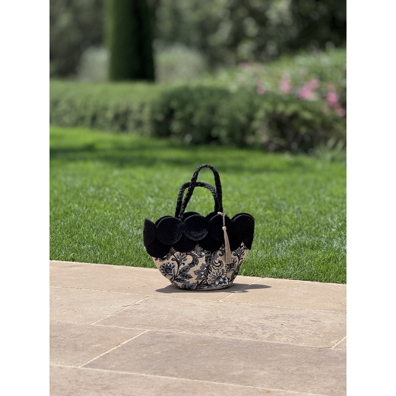 LARGE BEACH BAG IN NATURAL MATERIALS